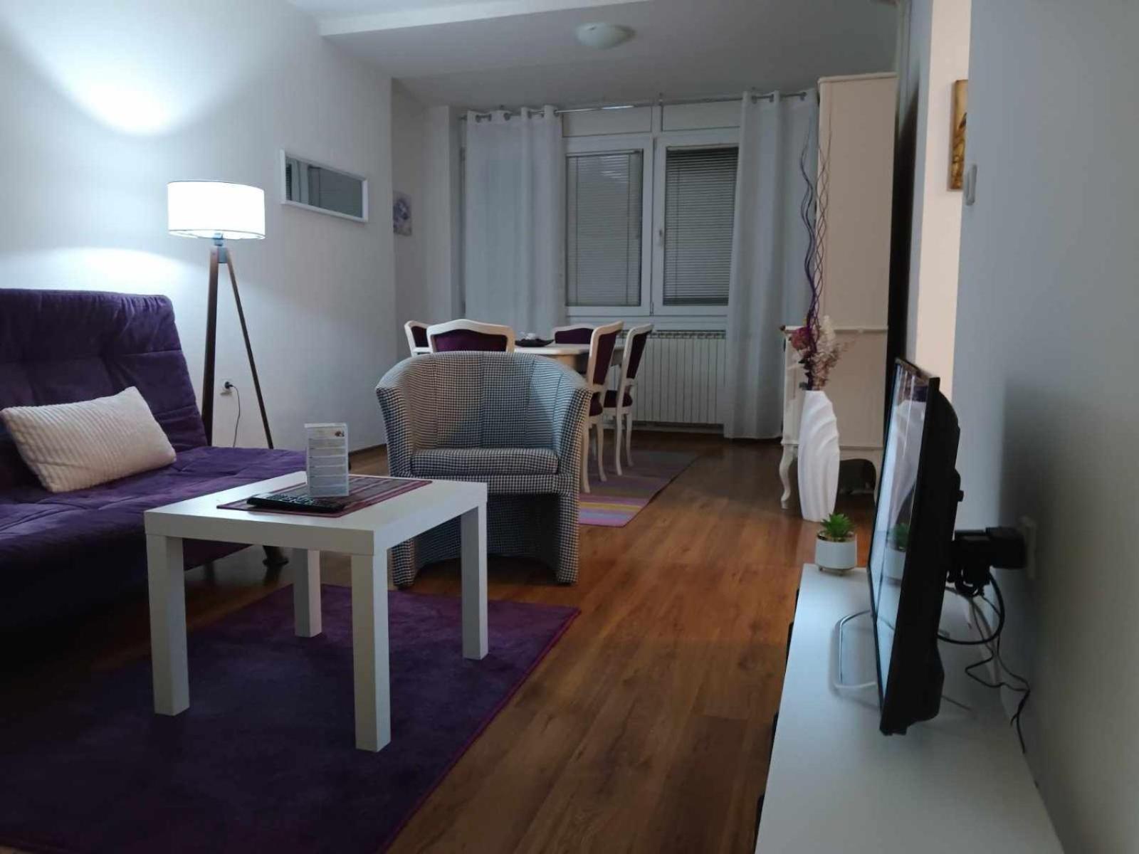 Lovely Square Apartment Purple Velvet Скопье Экстерьер фото