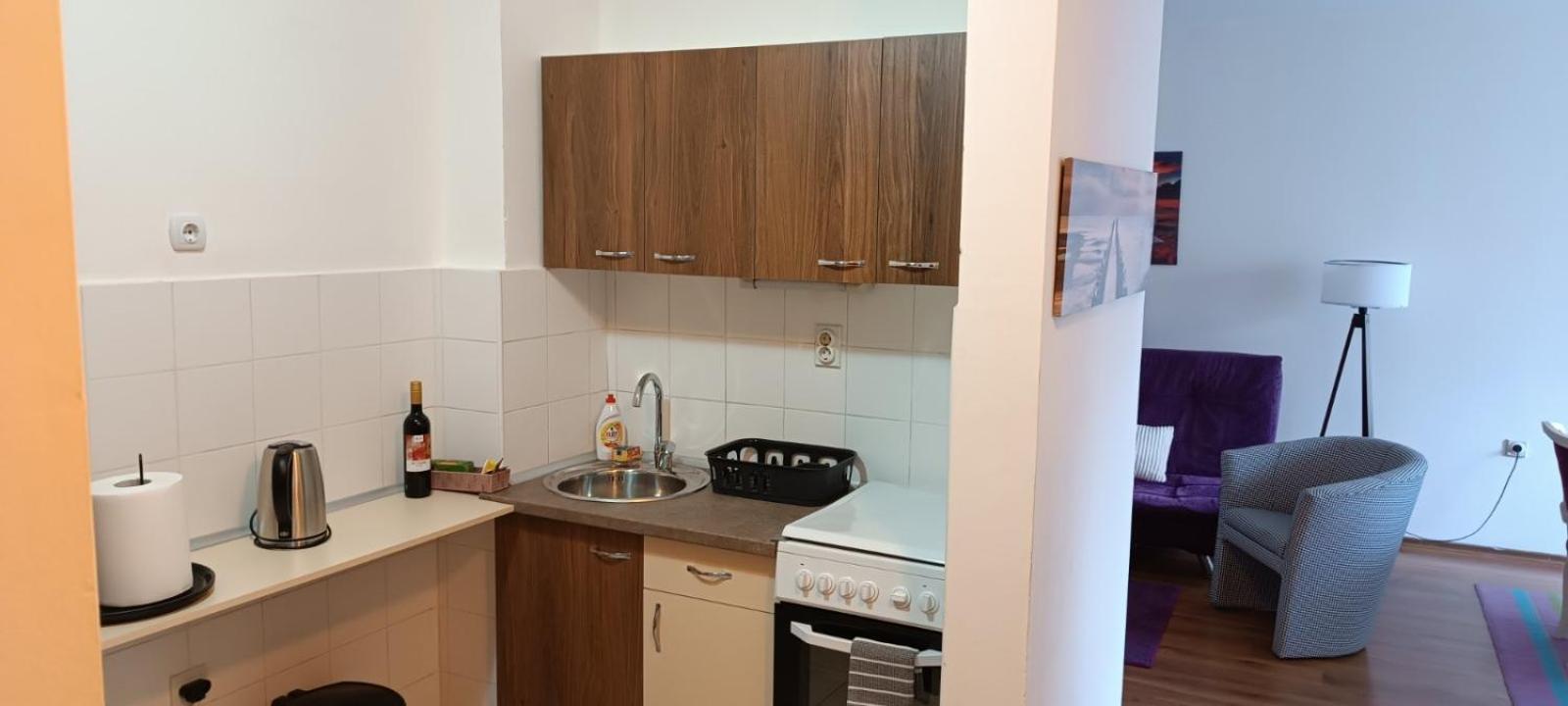 Lovely Square Apartment Purple Velvet Скопье Экстерьер фото