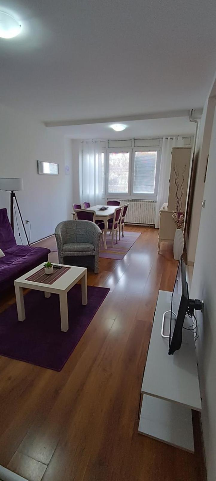 Lovely Square Apartment Purple Velvet Скопье Экстерьер фото