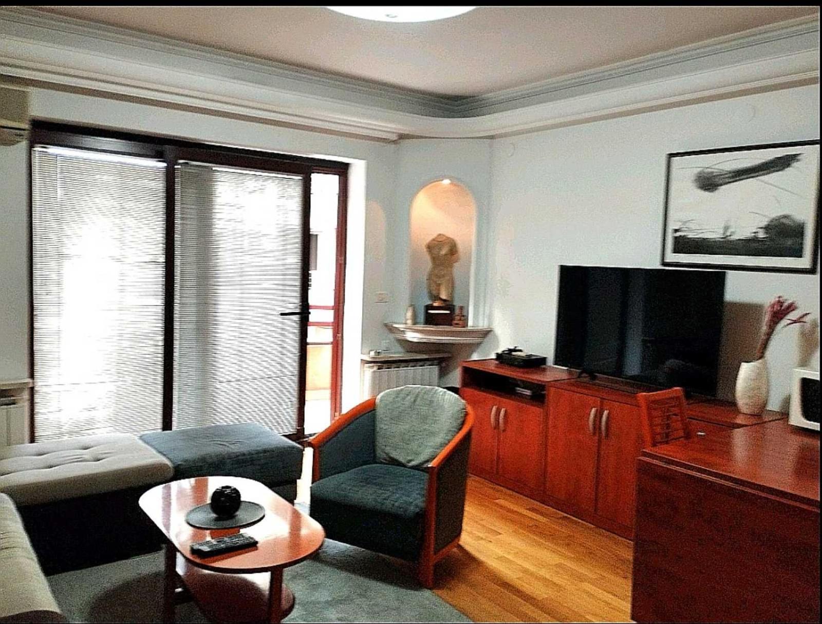 Lovely Square Apartment Purple Velvet Скопье Экстерьер фото